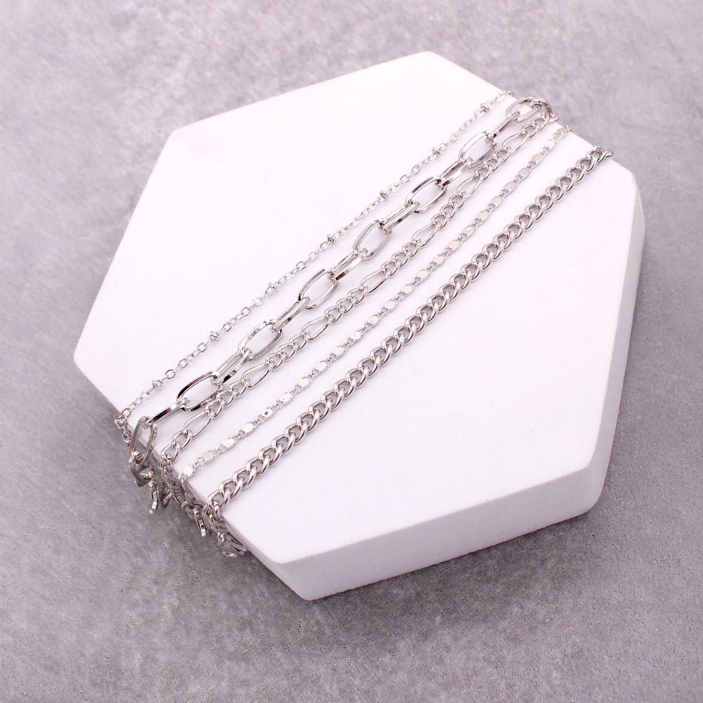5 LAYERED CHAIN BRACELET