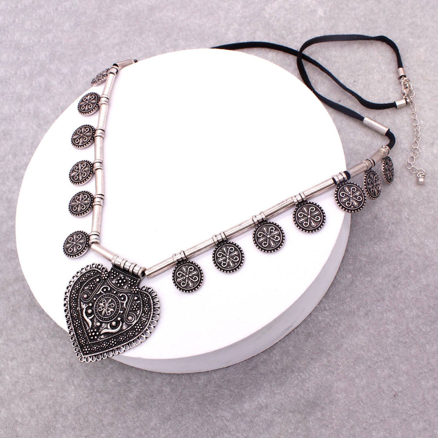 ANTIQUE BOHEMIAN STATEMENT NECKLACE