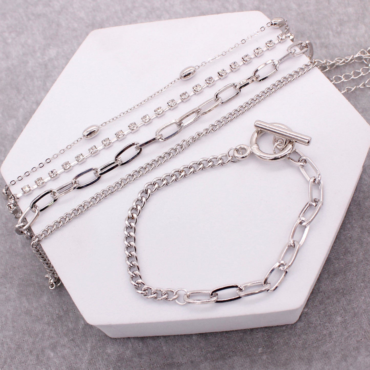 LAYERED TOGGLE CHAIN BRACELET SET