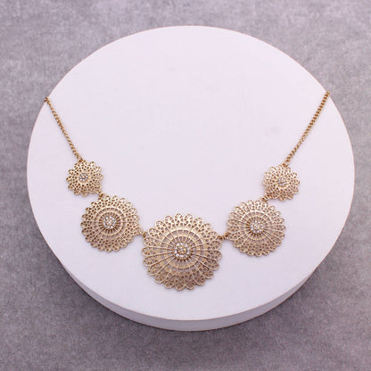 VINTAGE  FLOWER  NECKLACE