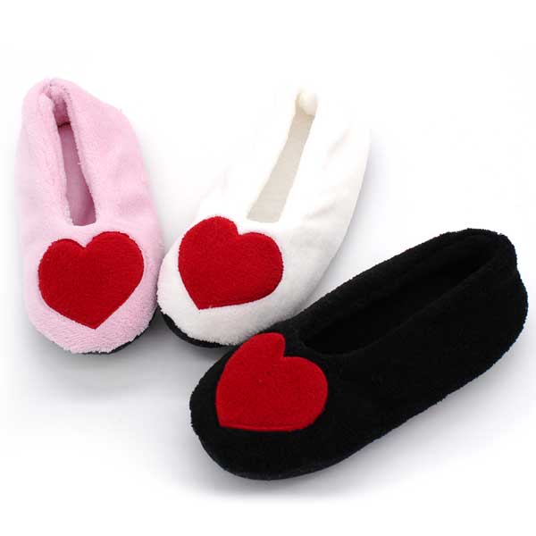 WINTER FURRY HEART SLIPPERS