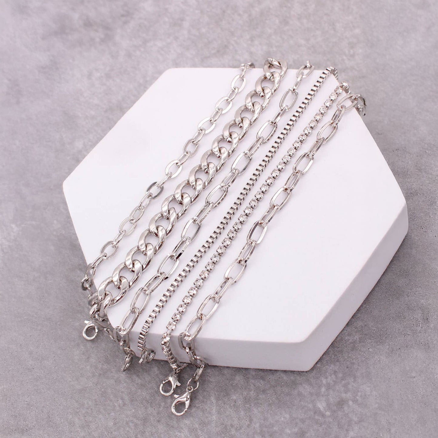 6 ASSORTED LAYERED CHAIN BRACELET