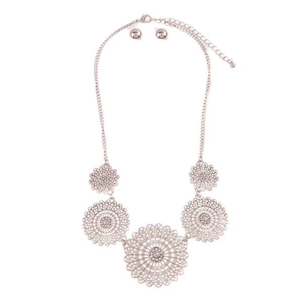 VINTAGE  FLOWER  NECKLACE