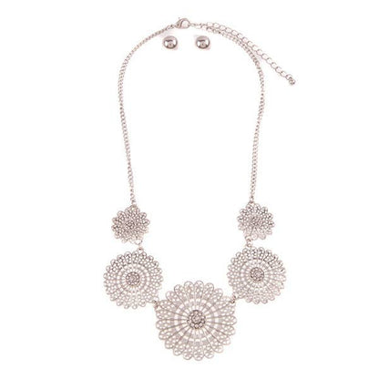 VINTAGE  FLOWER  NECKLACE